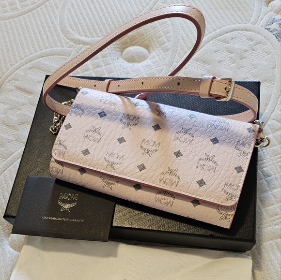 MCM Wallet on chain brandnew - Picture 3 of 3